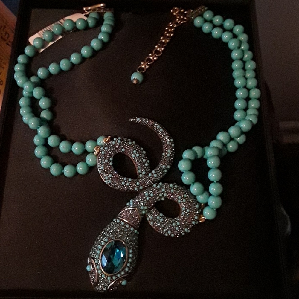 Beautiful necklace neverworn